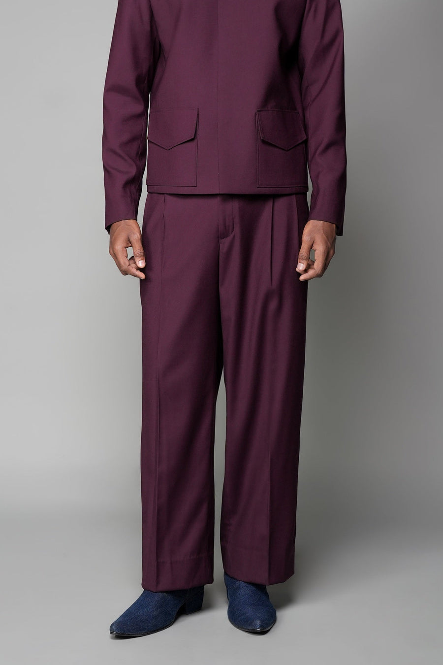 ROSANI The Pulse trouser in plum - high-waisted pleated trouser with broad belt, front view