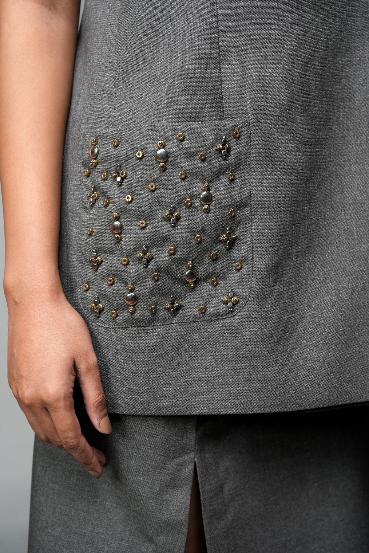 ROSANI The Vessel blazer in grey - sleeveless blazer with padded shoulders, side view