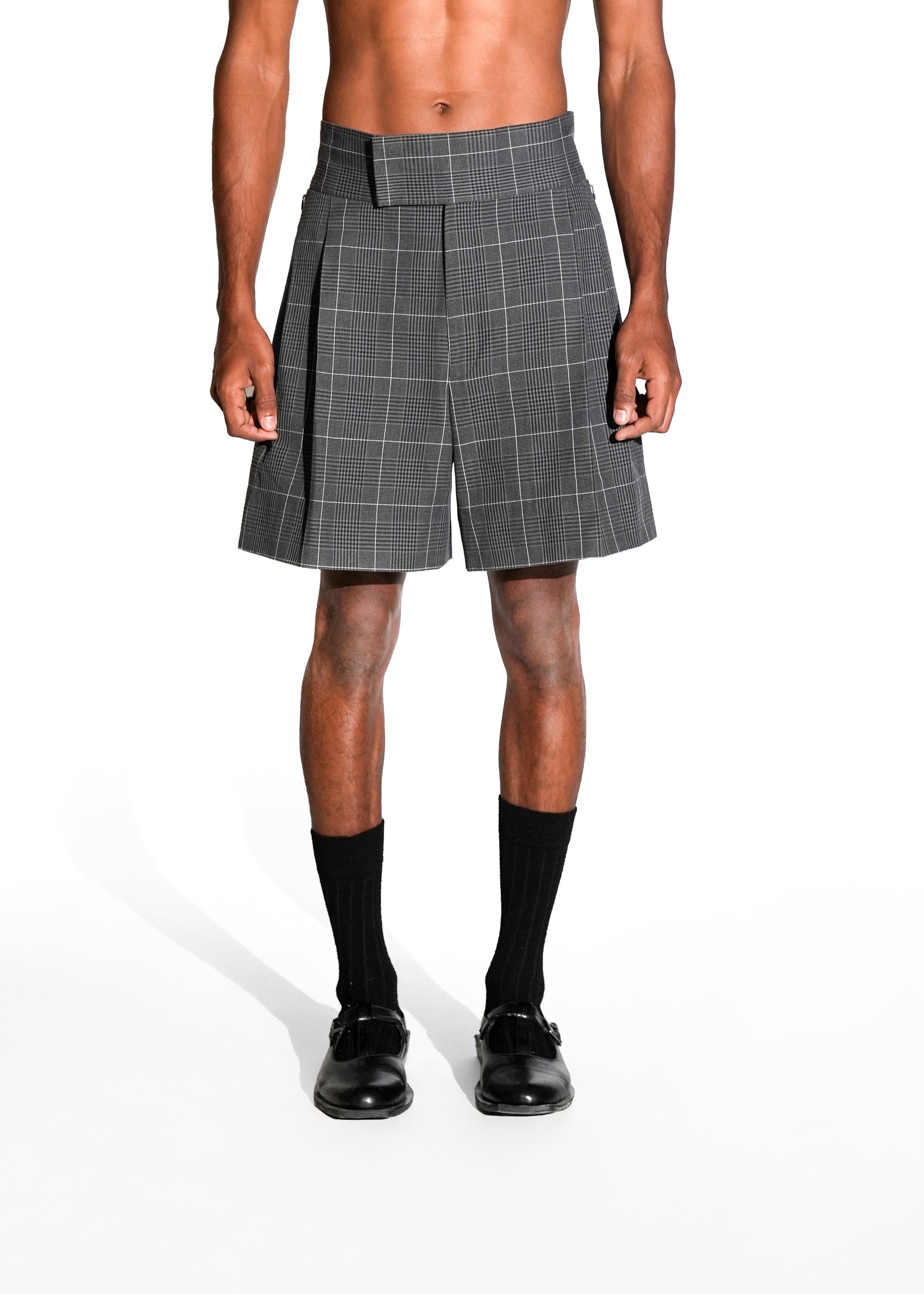 ROSANI The Cella shorts in grey check - high-waisted tailored shorts with front pleats, elastic waistband in the back and layered panel detail, front view