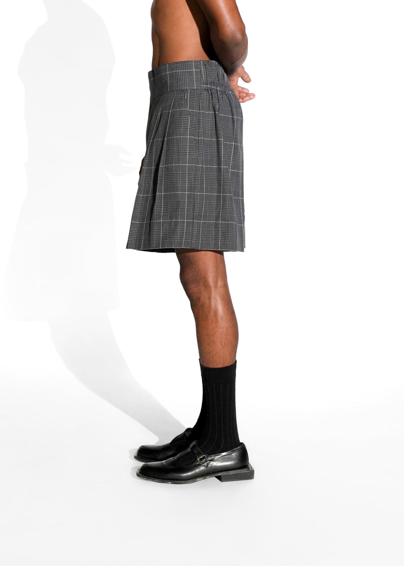 ROSANI The Cella shorts in grey check - high-waisted tailored shorts with front pleats, elastic waistband in the back and layered panel detail, side view