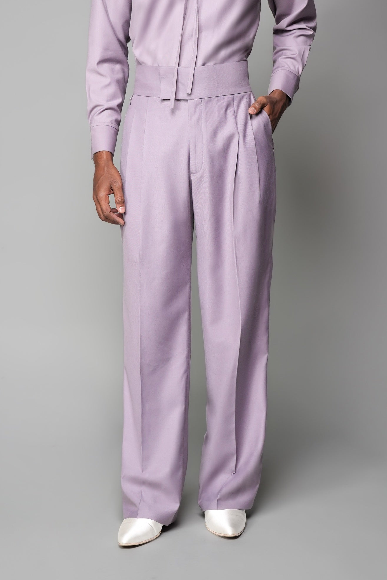 ROSANI The Pulse trouser in wisteria - high-waisted tailored trousers with front pleats and wide-leg fit, front view