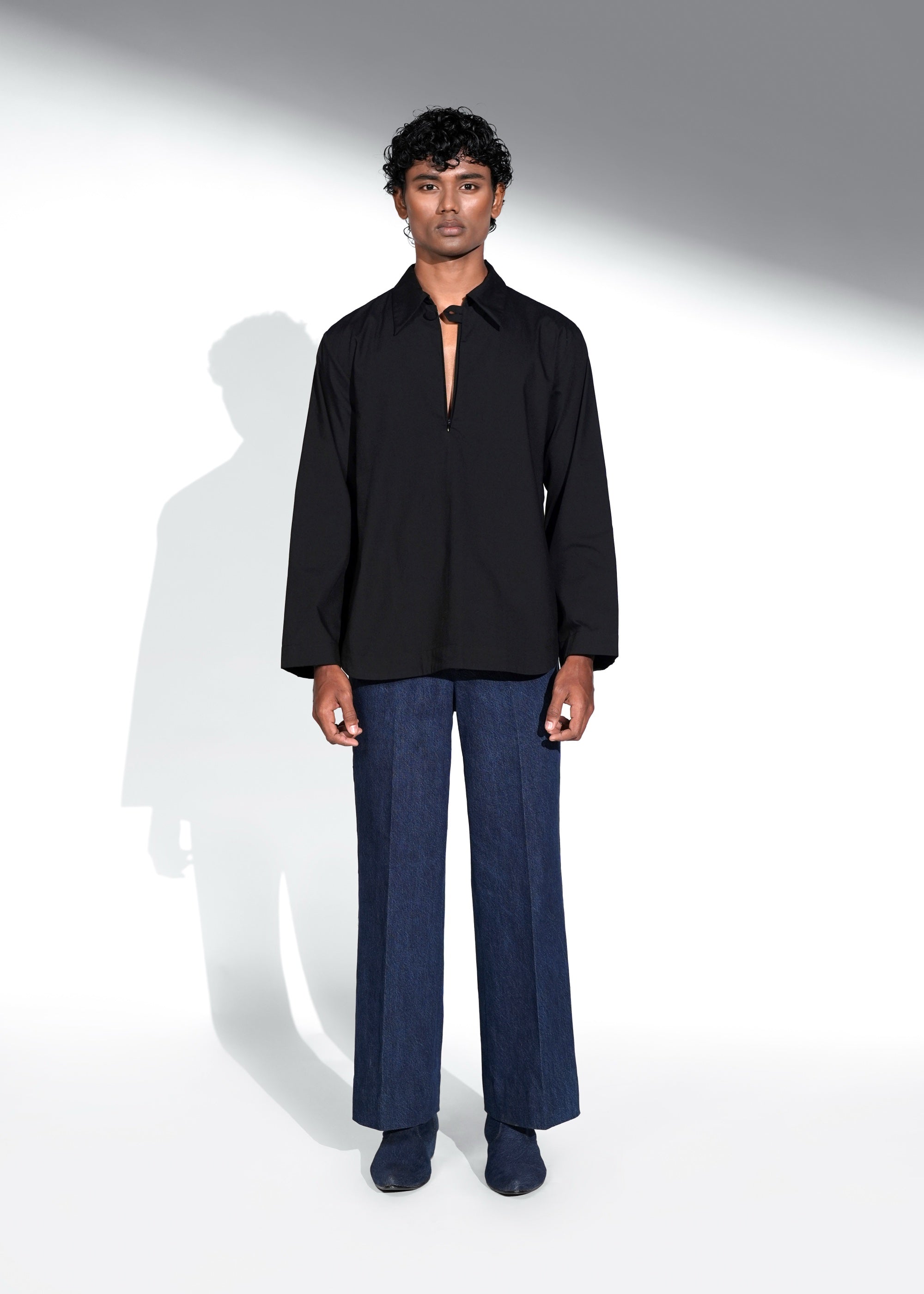 ROSANI The Serenity shirt in black - full-sleeve shirt with layered round-neck and zip collar, front view
