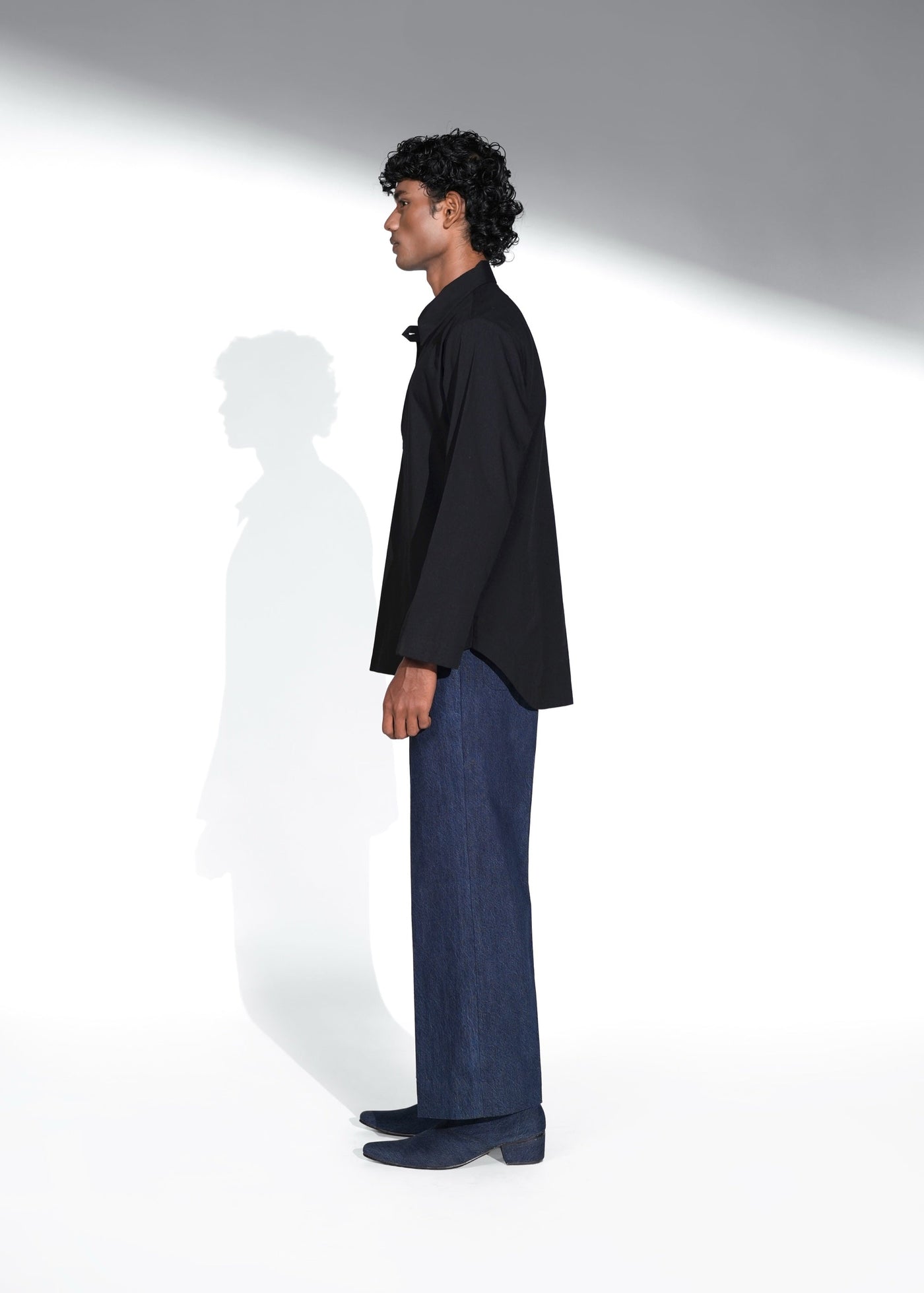 ROSANI The Serenity shirt in black - full-sleeve shirt with layered collar, side view