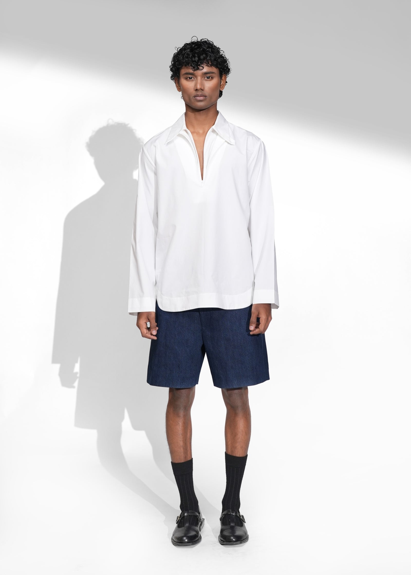 ROSANI The Serenity shirt in white - full-sleeve shirt with layered round-neck and zip collar, front view