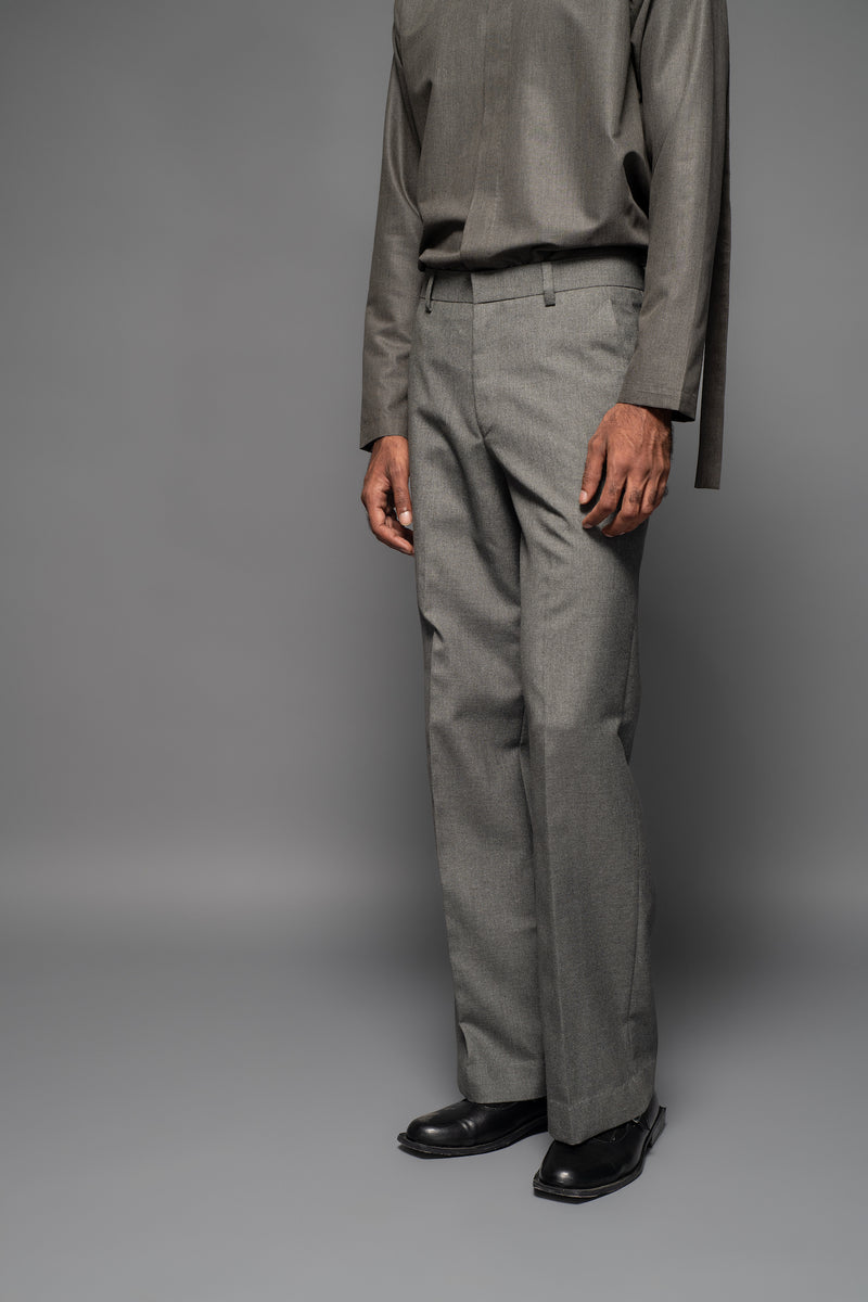 ROSANI The Spina trouser in graphite - straight-fit tailored trousers with pressed creases, side view, styled with a matching grey top and black shoes