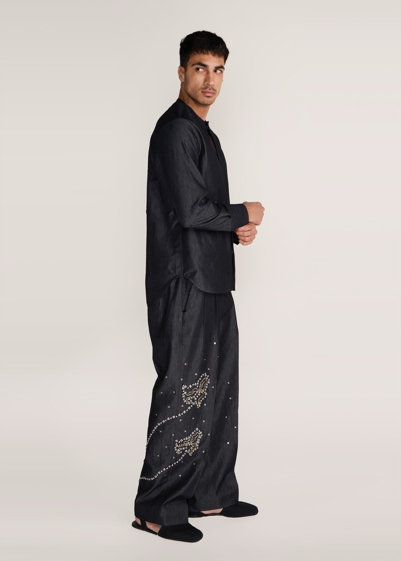 ROSANI The Møte shirt in charcoal - charcoal fluid-gloss cotton shirt, side view