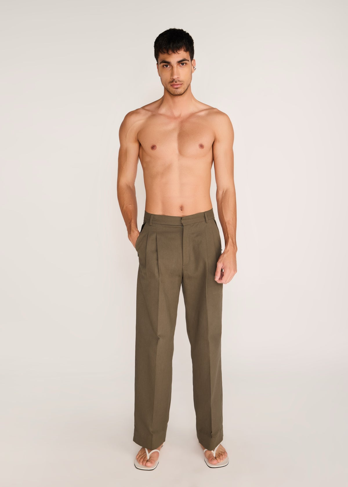 ROSANI The Unión trouser in deep olive - deep olive pleated cotton trouser, front view
