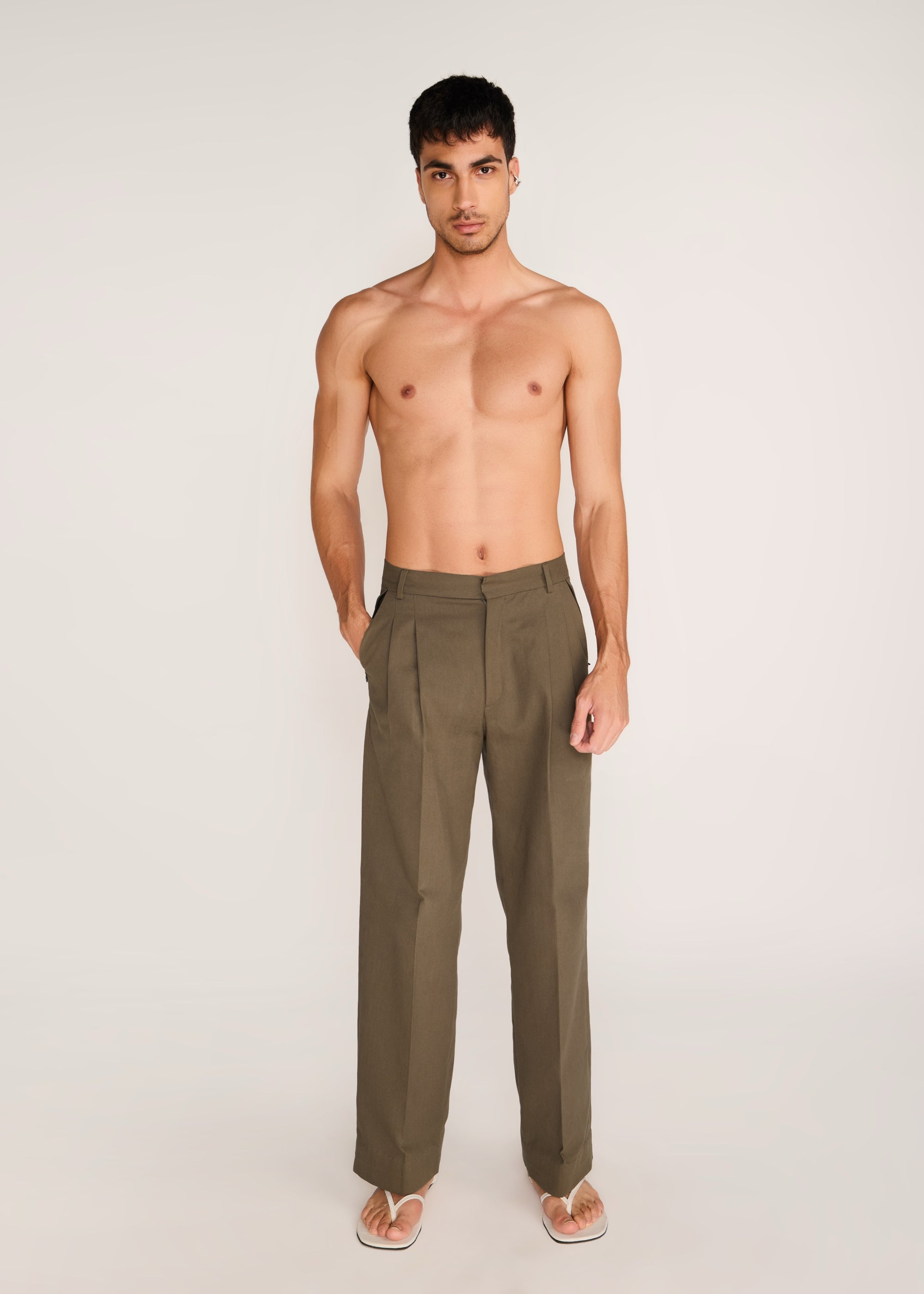 ROSANI The Unión trouser in deep olive - deep olive pleated cotton trouser, front view