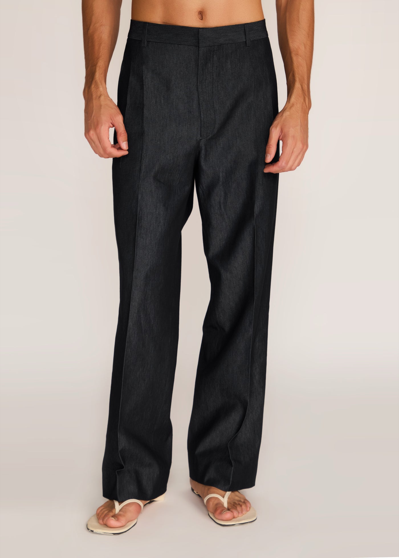 ROSANI The Unisono trouser in charcoal - charcoal pleated suiting trouser, front view