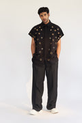 ROSANI The Le Franc shirt, three-quarter view. Oversized relaxed silhouette. DYMENSION collection.