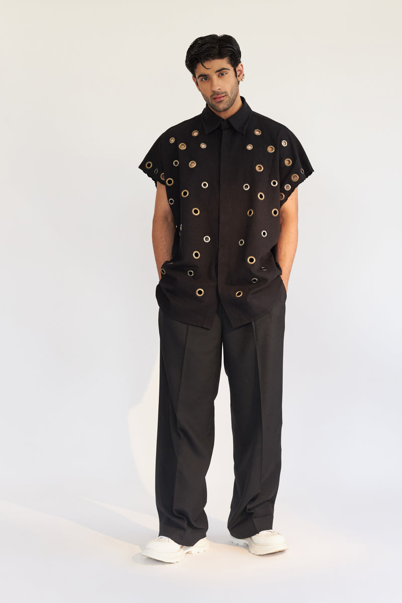 ROSANI The Le Franc shirt, three-quarter view. Oversized relaxed silhouette. DYMENSION collection.