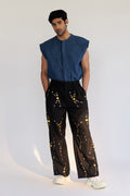 ROSANI The Ameo shirt in denim blue, side view. Oversized fit.