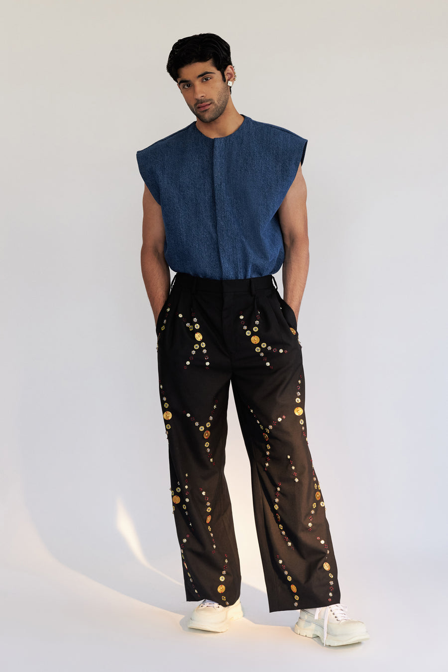 ROSANI The Ameo shirt in denim blue, side view. Oversized fit.